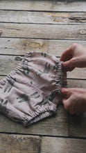 Load and play video in Gallery viewer, Dragonfly Print Baby &amp; Toddler Bloomers
